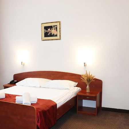 Hotel Lothus Breslavia Exterior foto