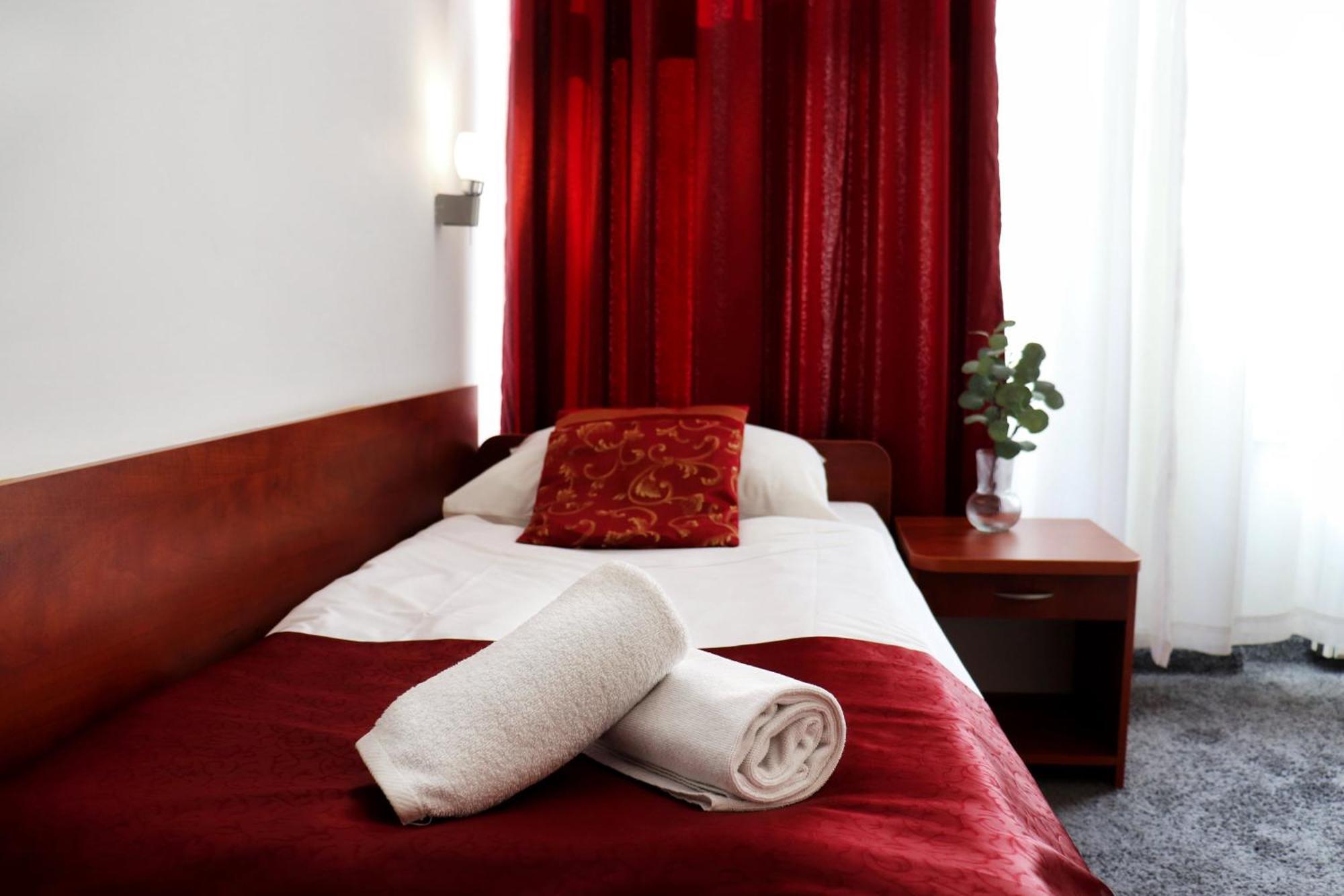 Hotel Lothus Breslavia Exterior foto